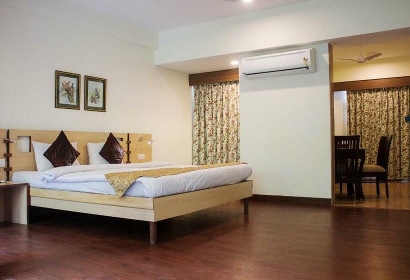 בית מלון כפרי Savoy Greens Jabli