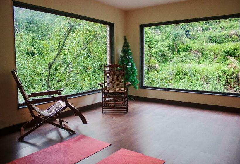 בית מלון כפרי Savoy Greens Jabli