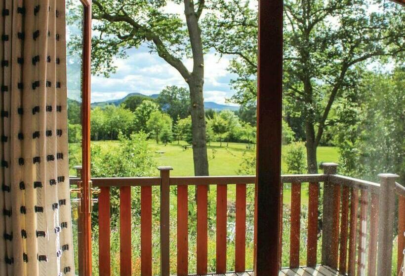 リゾートホテル Pine Lodges At Arscott Golf Club