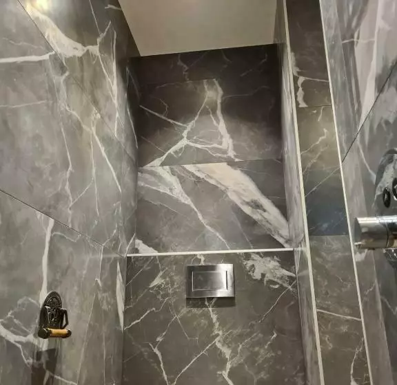 تختخواب و صبحانه Bnb La Cravache