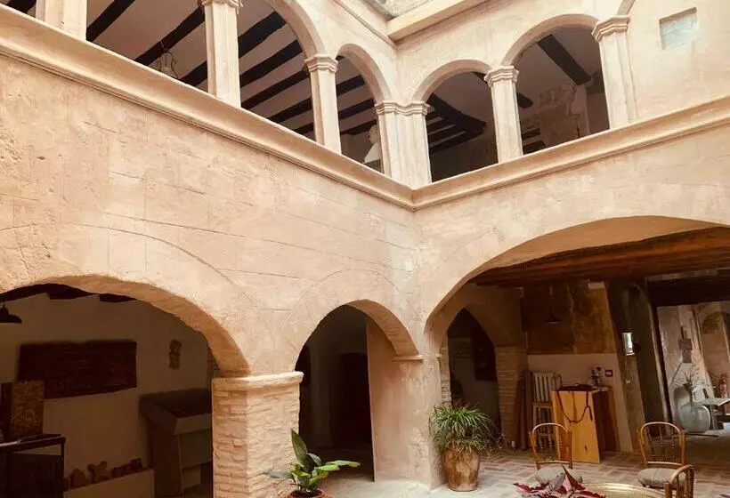 Hotelli Castillo Palacio De Bulbuente