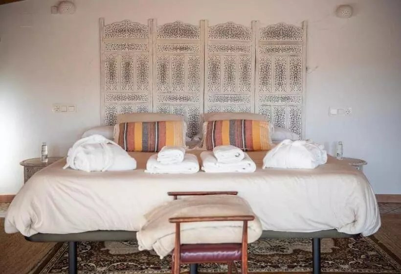 Hotelli Castillo Palacio De Bulbuente