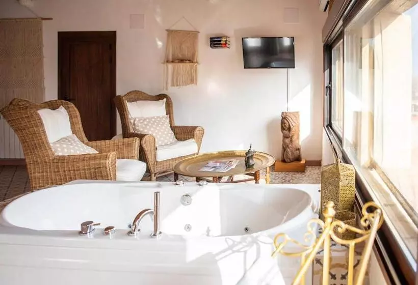 Hotelli Castillo Palacio De Bulbuente