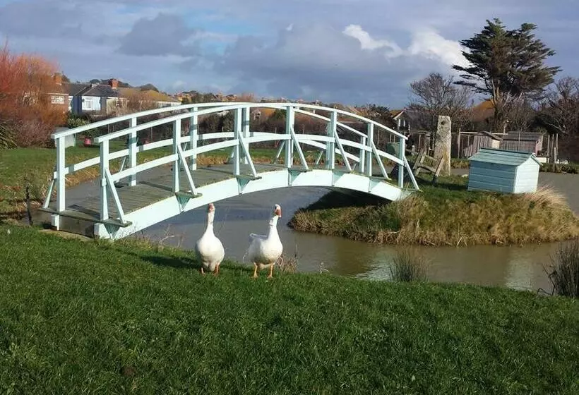 هتل Jurassic Loft Apartment