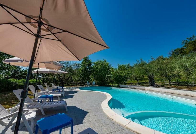 فندق Locanda Del Picchio