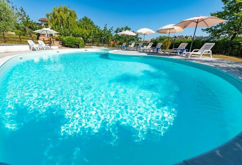 فندق Locanda Del Picchio