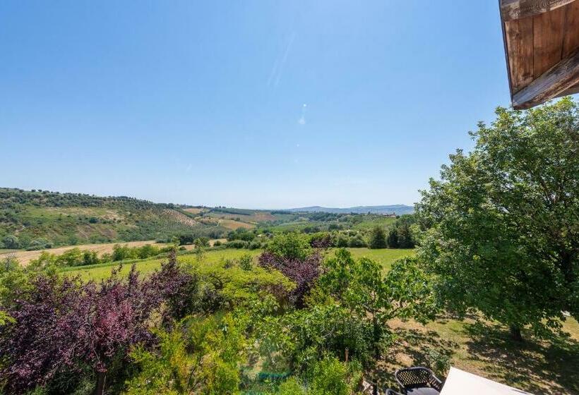 فندق Locanda Del Picchio