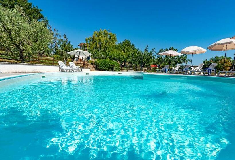 فندق Locanda Del Picchio