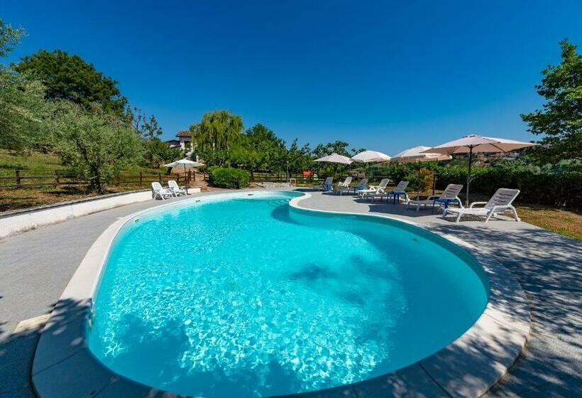 فندق Locanda Del Picchio