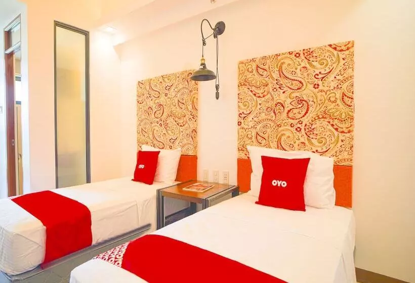 Hotelli Oyo 785 The Greenhive