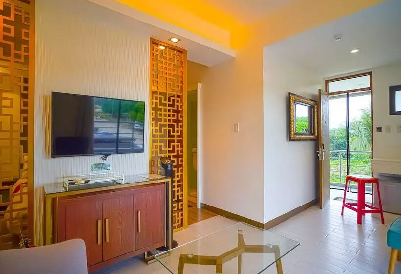 Hotelli Oyo 785 The Greenhive