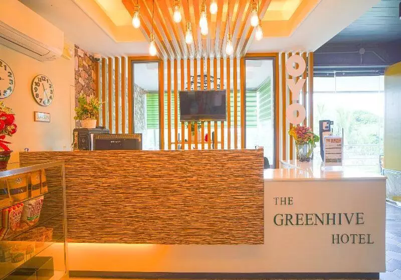 Hotelli Oyo 785 The Greenhive