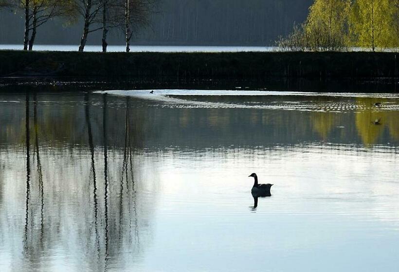 בית מלון כפרי Sju Sjöar