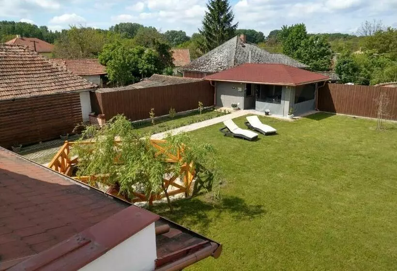 ペンション Klára Háza Vendégház
