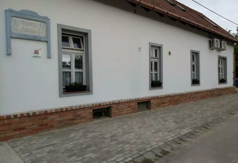 ペンション Klára Háza Vendégház