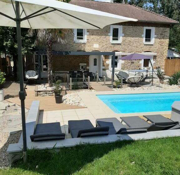 بنسيون Les Chambres D Hôtes De La Croix Bleue