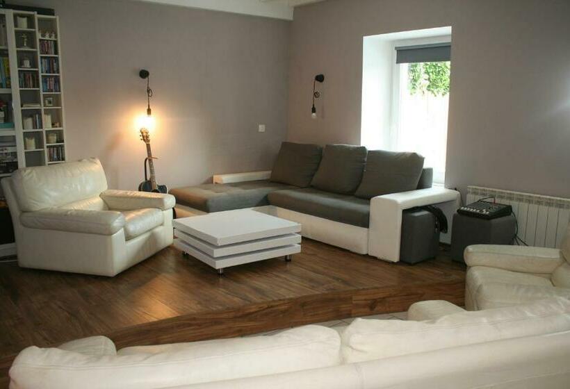 بنسيون Les Chambres D Hôtes De La Croix Bleue