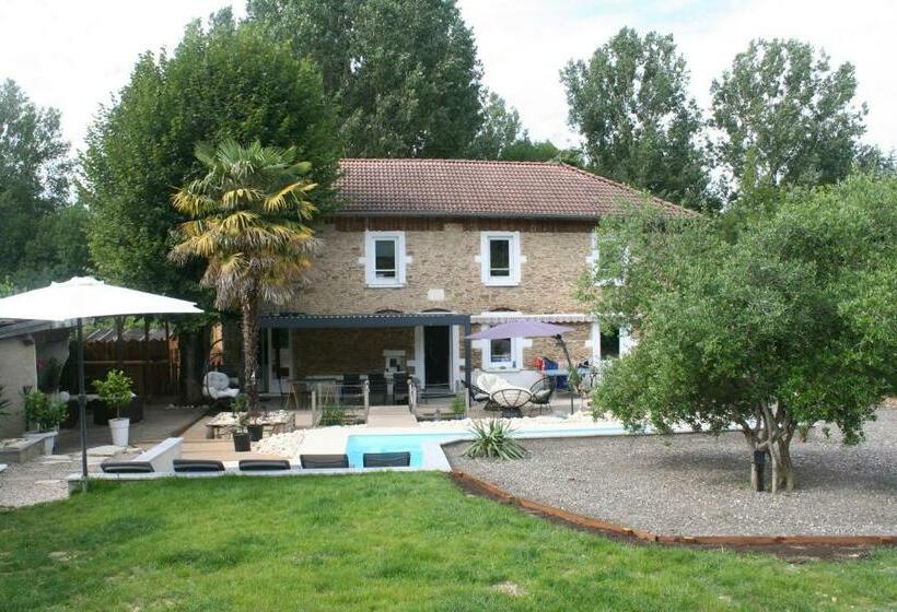 بنسيون Les Chambres D Hôtes De La Croix Bleue