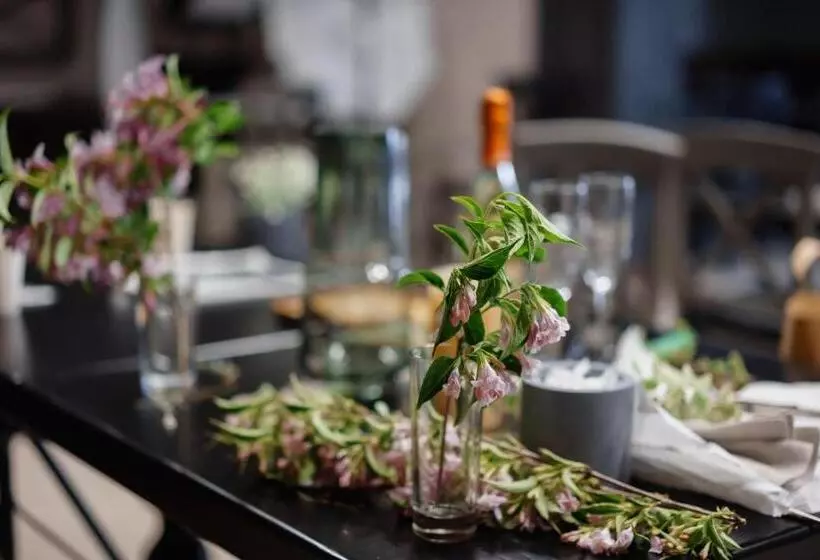 Rudison Hotel & Restaurant