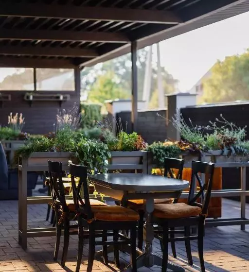 Rudison Hotel & Restaurant