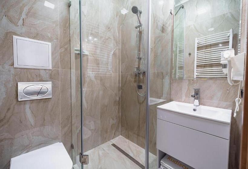 Rudison Hotel & Restaurant