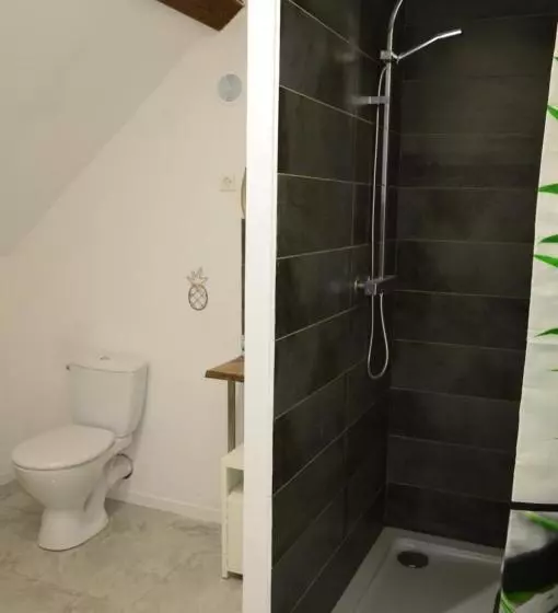 ベッドアンドブレックファースト Les Colombines