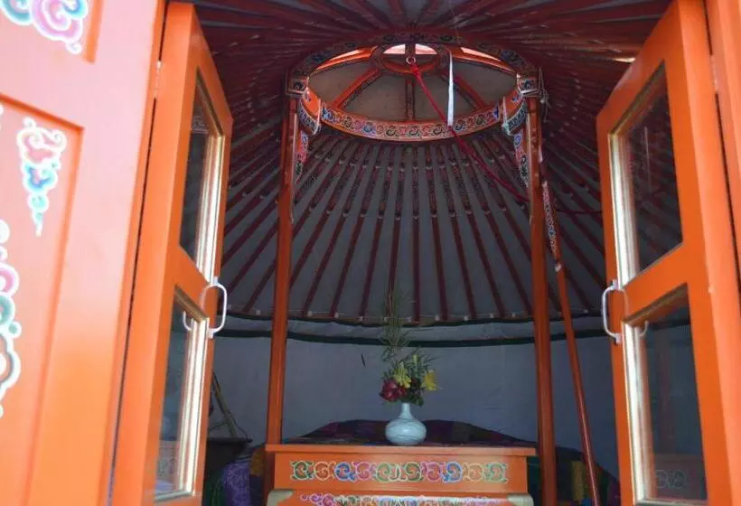 ベッドアンドブレックファースト Les Colombines