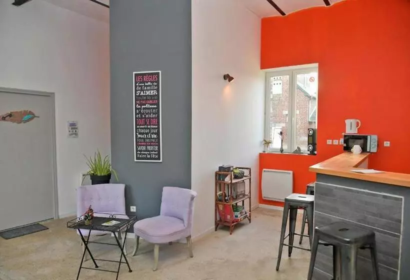 ベッドアンドブレックファースト Les Colombines