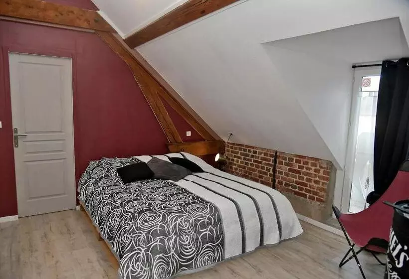 ベッドアンドブレックファースト Les Colombines