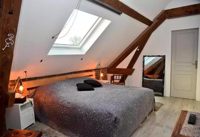 ベッドアンドブレックファースト Les Colombines