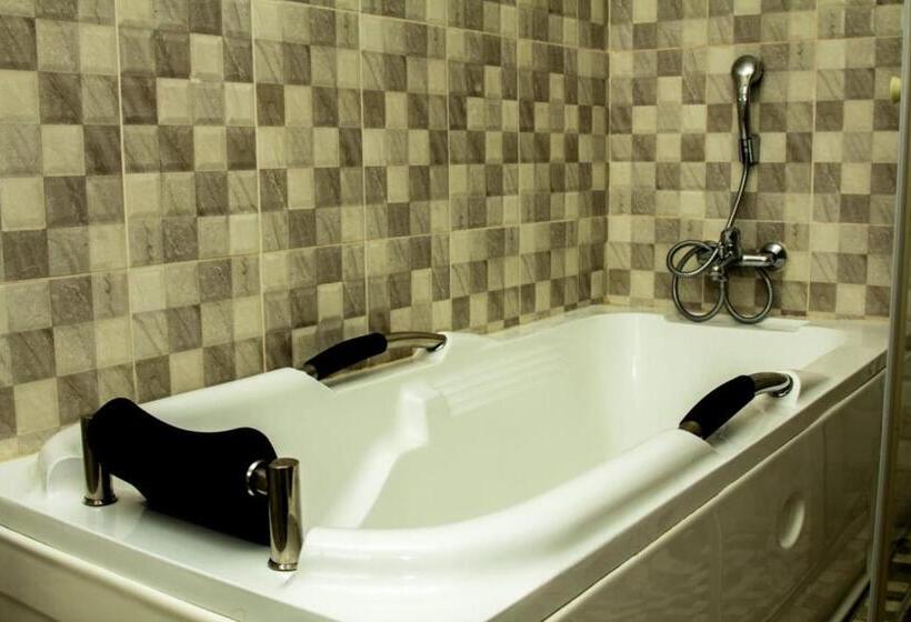 Bed & Breakfast Vakhusi Guesthouse