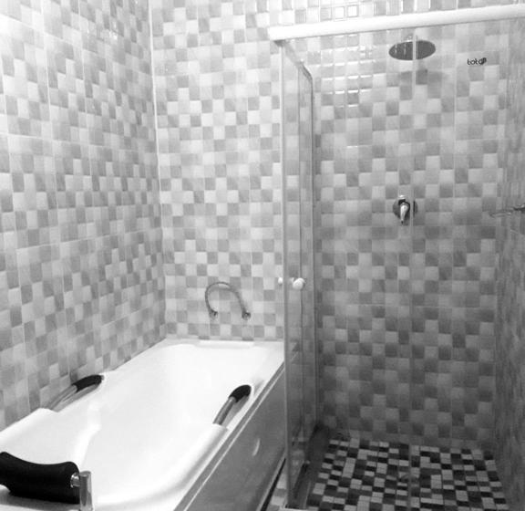 Bed & Breakfast Vakhusi Guesthouse