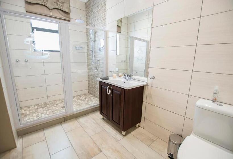 בית מלון כפרי Border