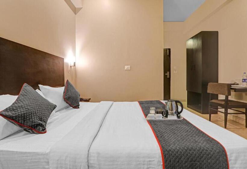 Super Townhouse 423 Amaraa Hotel Near Phoenix Palassio