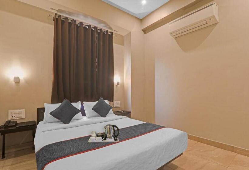 Super Townhouse 423 Amaraa Hotel Near Phoenix Palassio