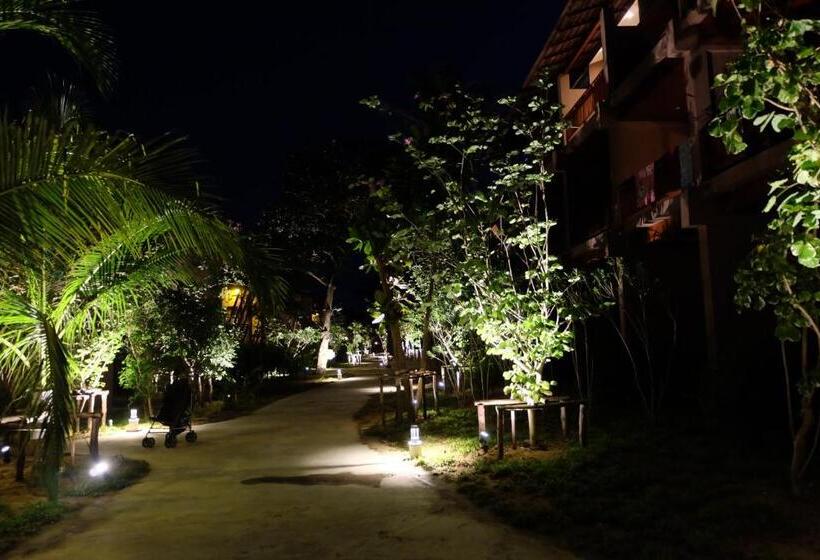 בית מלון כפרי Koh Ma Beach Resort Sha Extra Plus