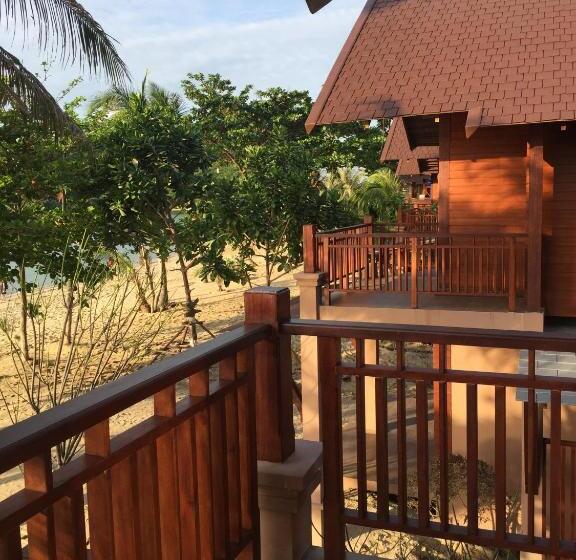 בית מלון כפרי Koh Ma Beach Resort Sha Extra Plus