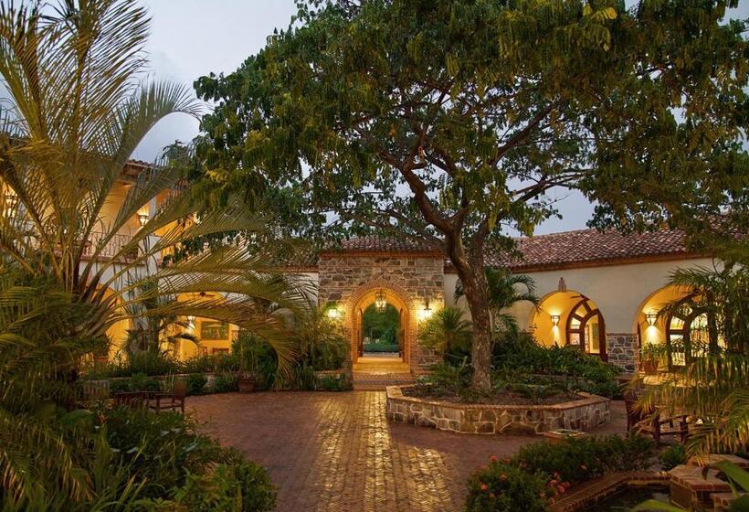 هتل Rancho Santana