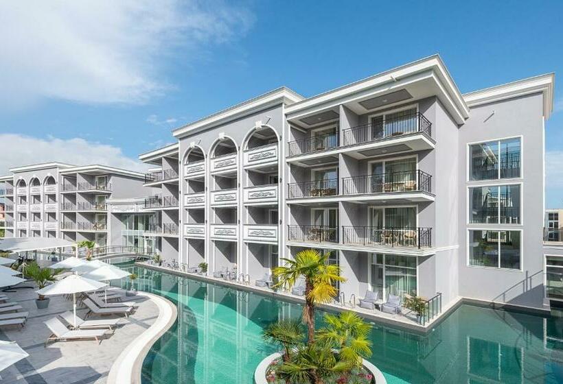 ホテル Siena Premium Retreat