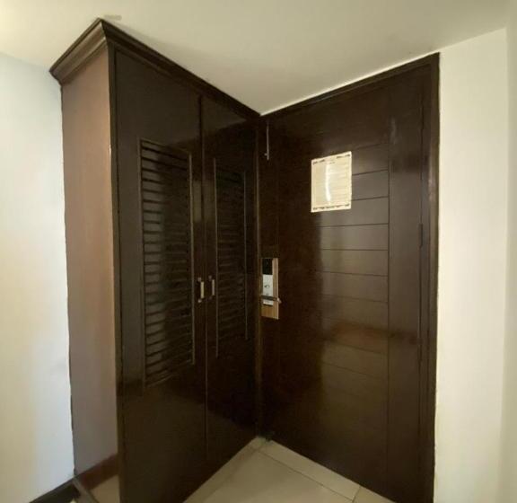 Отель The Pearl Industrial Area Phase 2