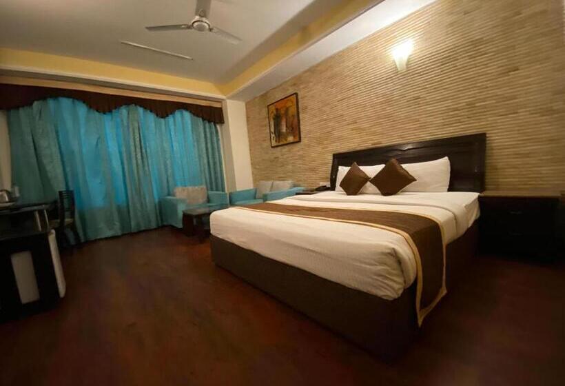 Отель The Pearl Industrial Area Phase 2