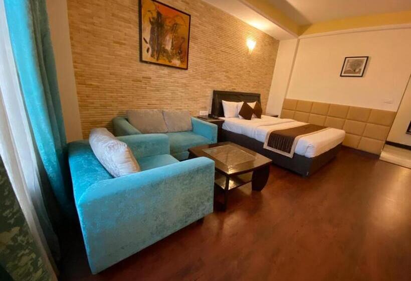 Отель The Pearl Industrial Area Phase 2