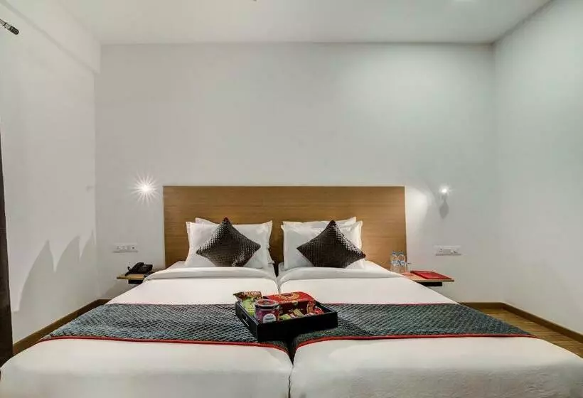 Hotelli Townhouse Sector 66 Noida Near Noida Sector Metro Station
