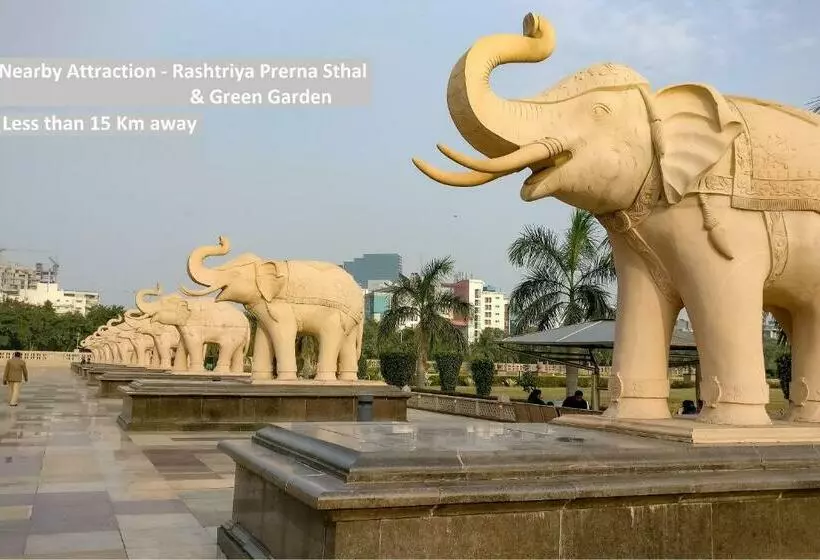 Hotelli Townhouse Sector 66 Noida Near Noida Sector Metro Station