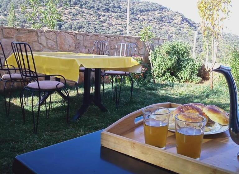 ペンション Le Gite Du Barrage