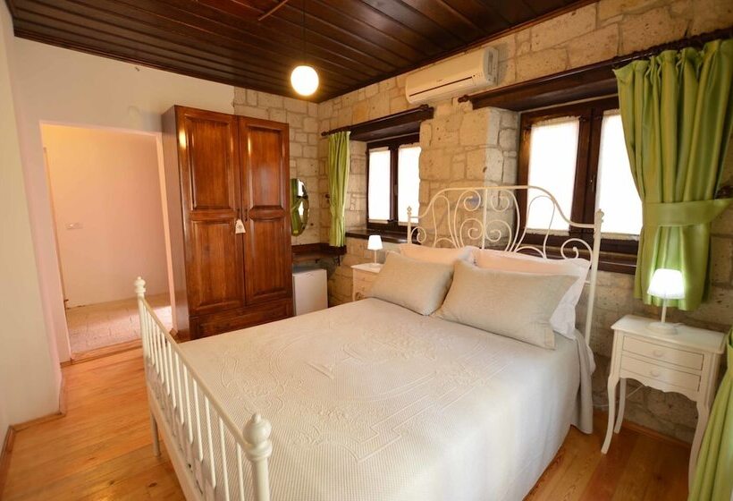 Bed and Breakfast Alayaz