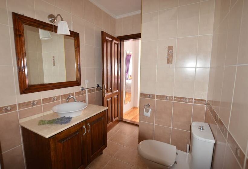 Bed and Breakfast Alayaz