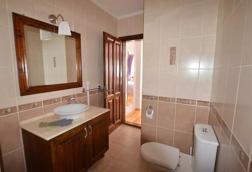 Bed and Breakfast Alayaz