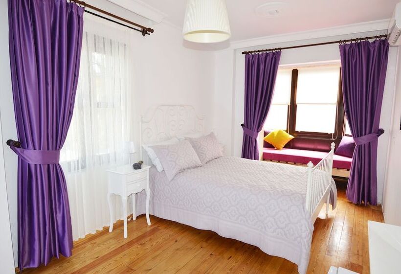 Bed and Breakfast Alayaz