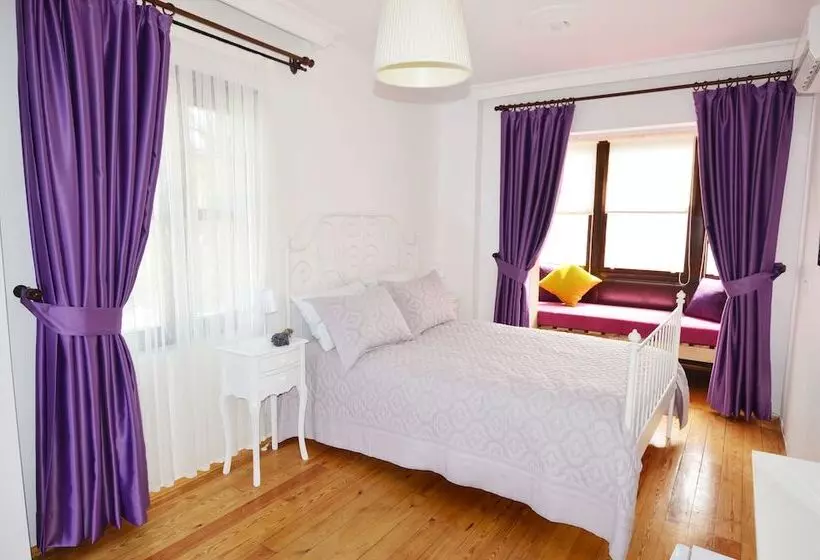 Bed and Breakfast Alayaz